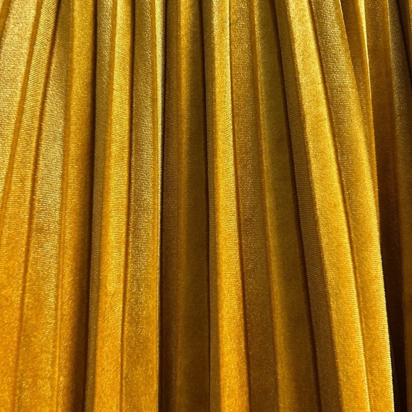 Chelsea28 velvet A line midi skirt - Picture 7 of 10